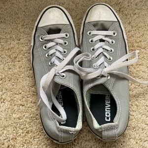 Lightly used low top gray women’s converse